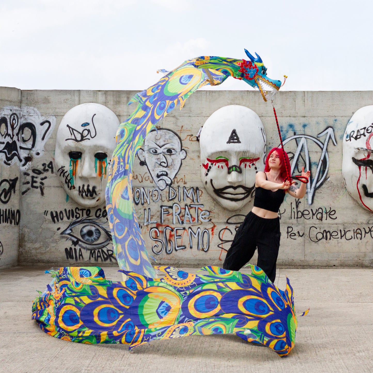 Dragon Poi Pavone